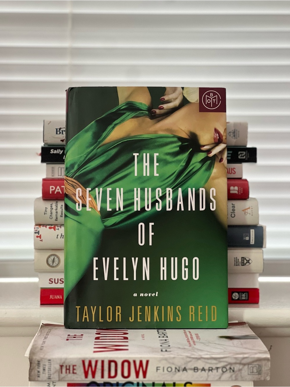 The Seven Husbands of Evelyn Hugo by Taylor Jenkins Reid - Hardcover Book EUC